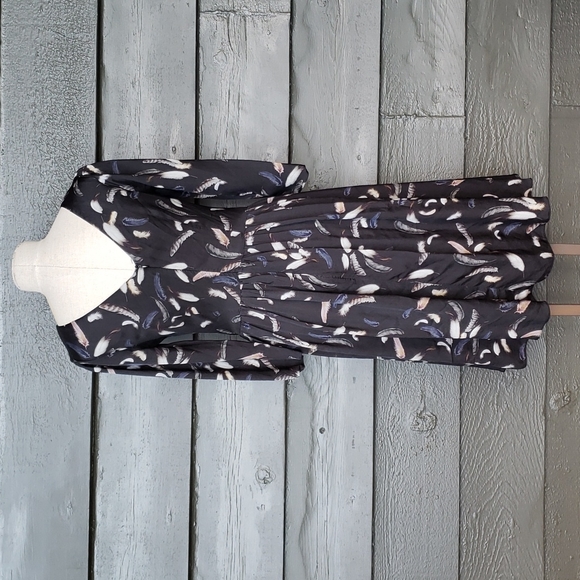 Women's Dress - Picture 3 of 10